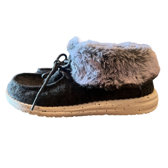 Hey Dude fur booties - Picture 2 of 4